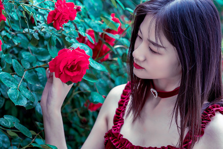 邱启敬《山海经》主题艺术巡展亮相新疆昆仑山景区